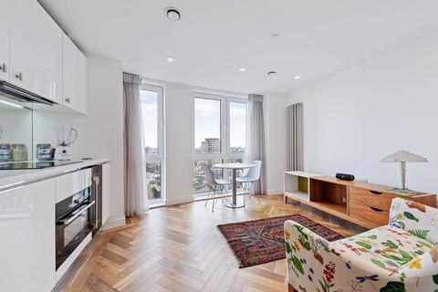 Studio to rent, Eagle Point, City Road, London, EC1V