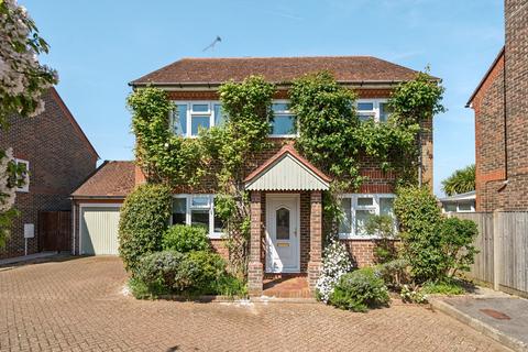 Boleyn Drive, Nyetimber, PO21