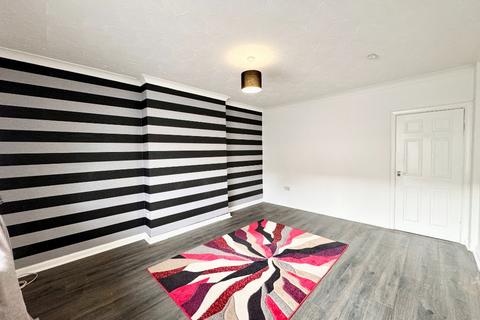 3 bedroom terraced house to rent, Leithland Road, Glasgow G53