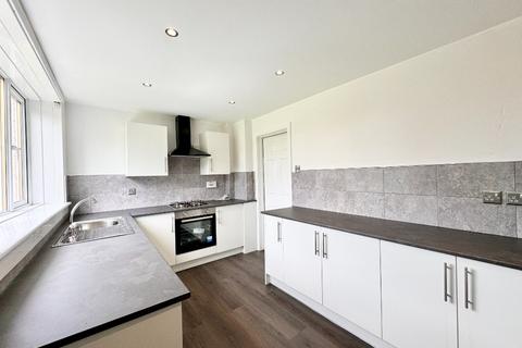 3 bedroom terraced house to rent, Leithland Road, Glasgow G53