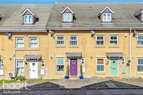 3 bedroom townhouse for sale, Cypress Close, Basildon