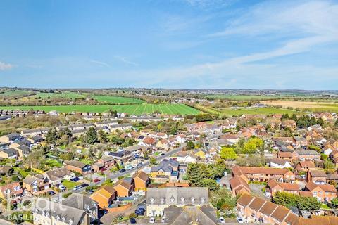 3 bedroom townhouse for sale, Cypress Close, Basildon
