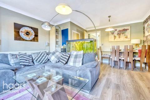 3 bedroom townhouse for sale, Cypress Close, Basildon