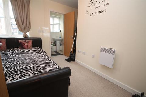 2 bedroom apartment to rent, Viridian Square, Aylesbury HP21