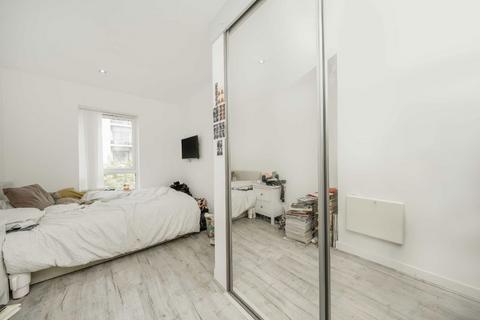 Flat 14, Emerald House, 2 Commander Avenue, London, NW9 5ZH
