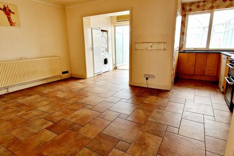 4 bedroom terraced house for sale, Barr Road, Gravesend DA12