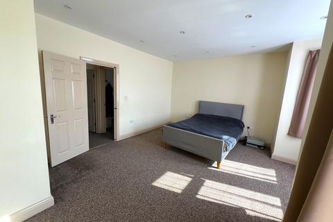 4 bedroom terraced house to rent, Mortlake Road, Ilford IG1