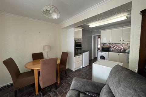 2 bedroom semi-detached bungalow for sale, Caldene Avenue, Bradford BD12
