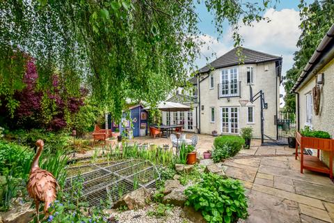 4 bedroom detached house for sale, Toms Lane, Kings Langley, WD4