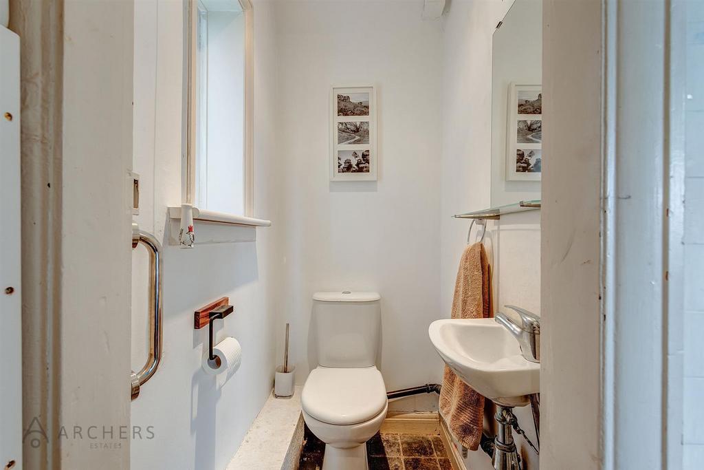 5 Toftwood Ave(Interior)(40of41).jpg