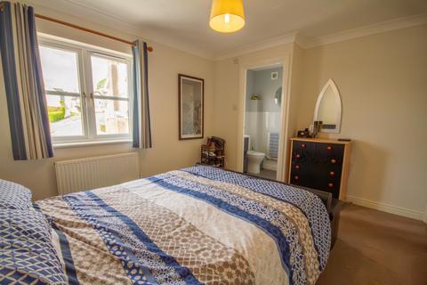 35 Century Close, St Austell, PL25 3UY