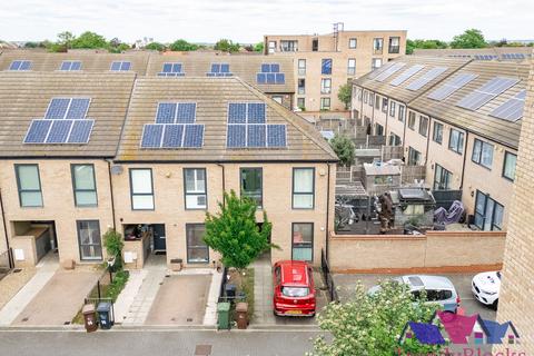 3 bedroom detached house for sale, Ypres Place, Dagenham RM9