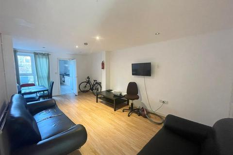 6 bedroom terraced house to rent, *£110pppw excl bills* Frederick Grove, Lenton, Nottingham