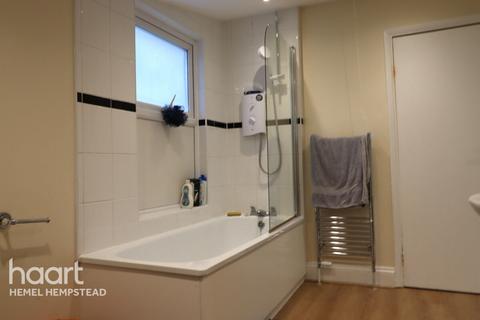 1 bedroom terraced house to rent, Leavesden Road, Watford