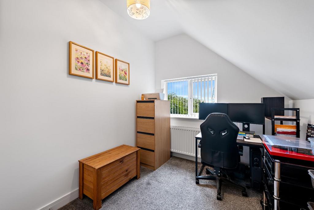 BEDROOM 3 02.jpg