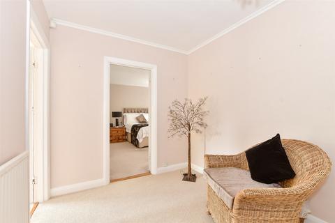 82 Whyteleafe Road, Caterham, CR3 5EF