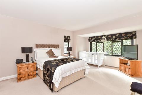 82 Whyteleafe Road, Caterham, CR3 5EF