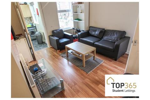 4 bedroom semi-detached house to rent, *£100pppw excluding bills* Johnson Road, Nottingham