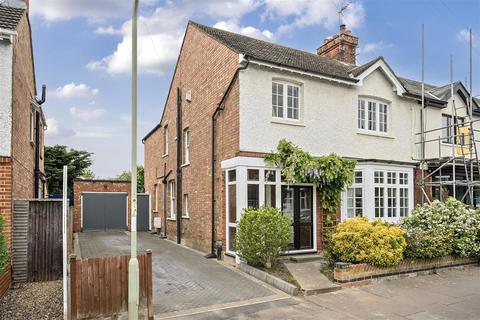 22 Bradgate Road, Bedford, MK40 3DE