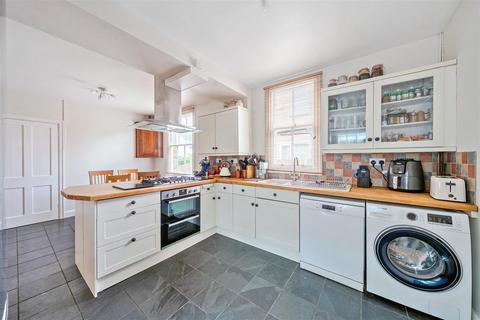 22 Bradgate Road, Bedford, MK40 3DE