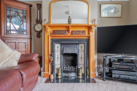 22 Bradgate Road, Bedford, MK40 3DE