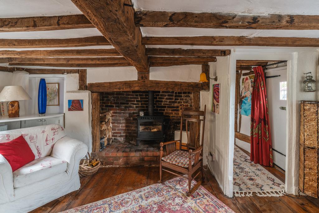 279682 - Ivy Cottage The Square High Res-14.jpg