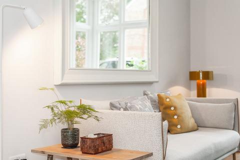71 South Western Road, Twickenham, TW1 1LG