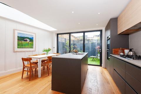 71 South Western Road, Twickenham, TW1 1LG