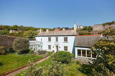 Vine Cottage Armada Road, Cawsand, Torpoint, PL10 1PQ