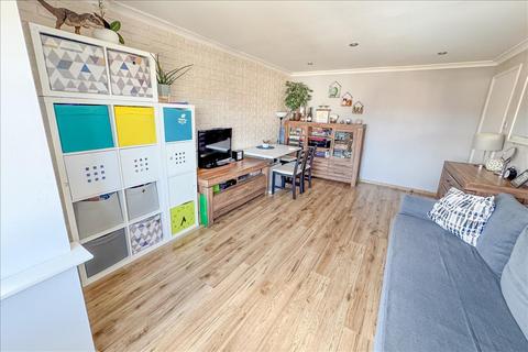1 bedroom flat for sale, 1 Jubilee Way, Feltham, Middlesex, TW14