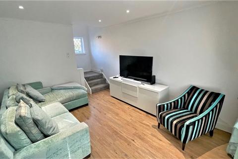 2 bedroom semi-detached house to rent, Maidstone Road, Kent, ME1