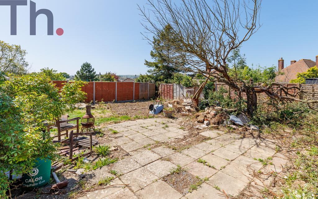 Patio &amp; Garden Area