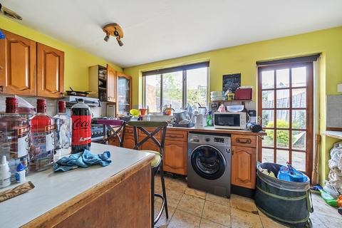 4 bedroom terraced house for sale, Killearn Road, London