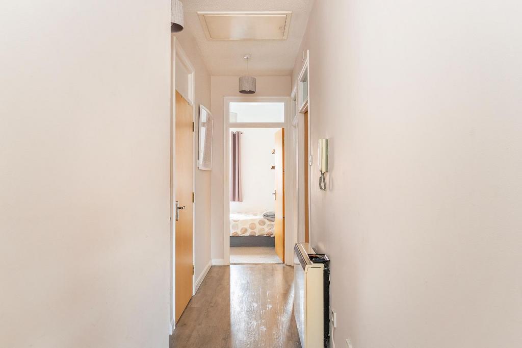 0 G6 CRE - Hallway C.jpg