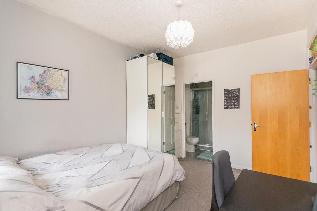 0 G6 CRE - Bedroom B.jpg