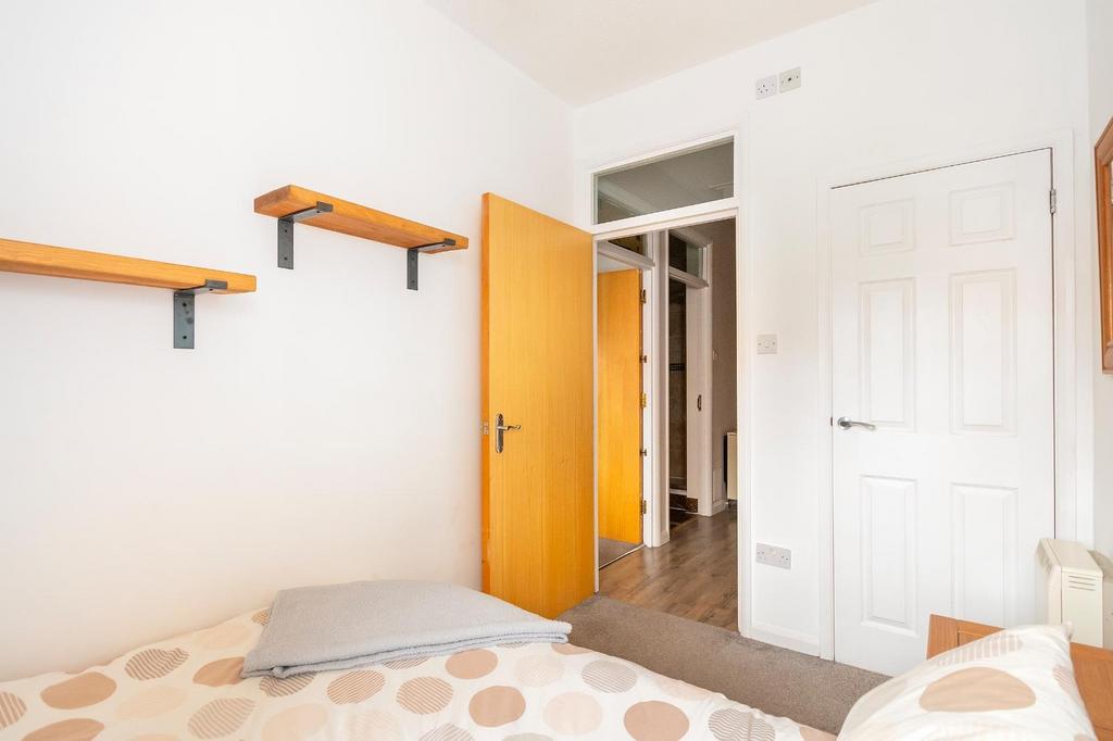 0 G6 CRE - Bedroom F.jpg