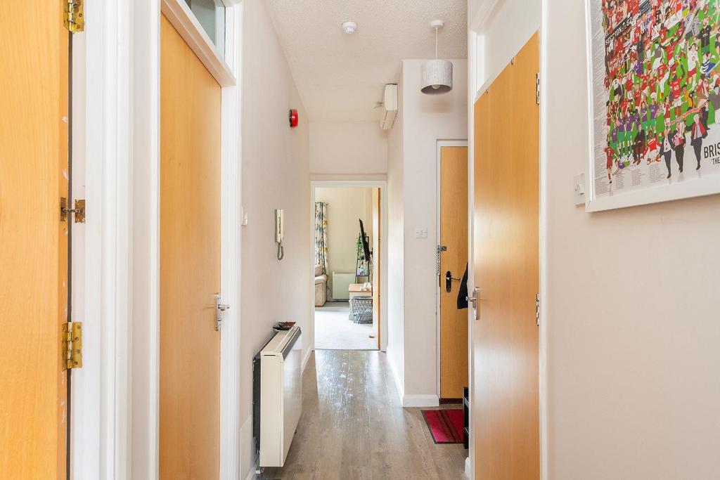 0 G6 CRE - Hallway A.jpg