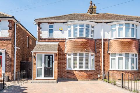 55 Douglas Crescent, Houghton Regis, Dunstable, LU5 5AS