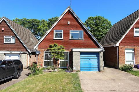31 High Beeches, Banstead, SM7 1NB