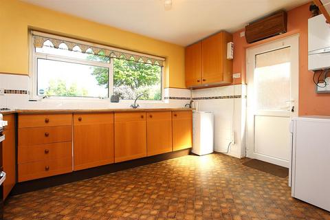 31 High Beeches, Banstead, SM7 1NB