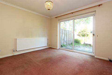 31 High Beeches, Banstead, SM7 1NB