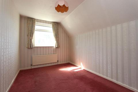 31 High Beeches, Banstead, SM7 1NB