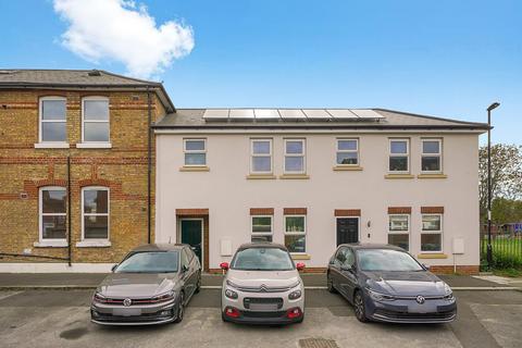 145c Windmill Road, Croydon, CR0 2XT