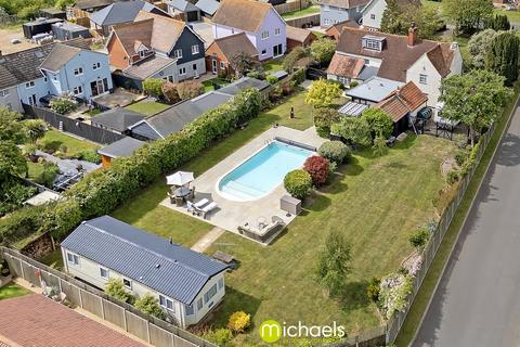 4 bedroom detached house for sale, London Road, Little Clacton, Clacton-on-Sea, CO16