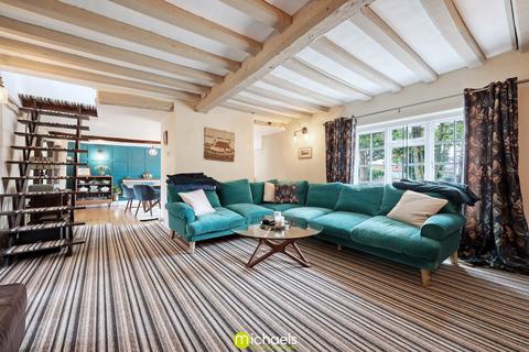 4 bedroom detached house for sale, London Road, Little Clacton, Clacton-on-Sea, CO16