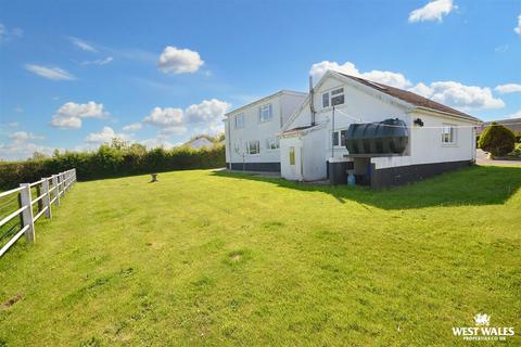 4 bedroom detached bungalow for sale, Princes Gate, Narberth