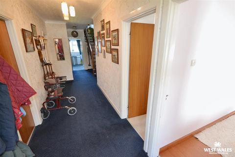4 bedroom detached bungalow for sale, Princes Gate, Narberth