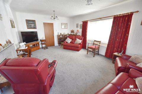 4 bedroom detached bungalow for sale, Princes Gate, Narberth