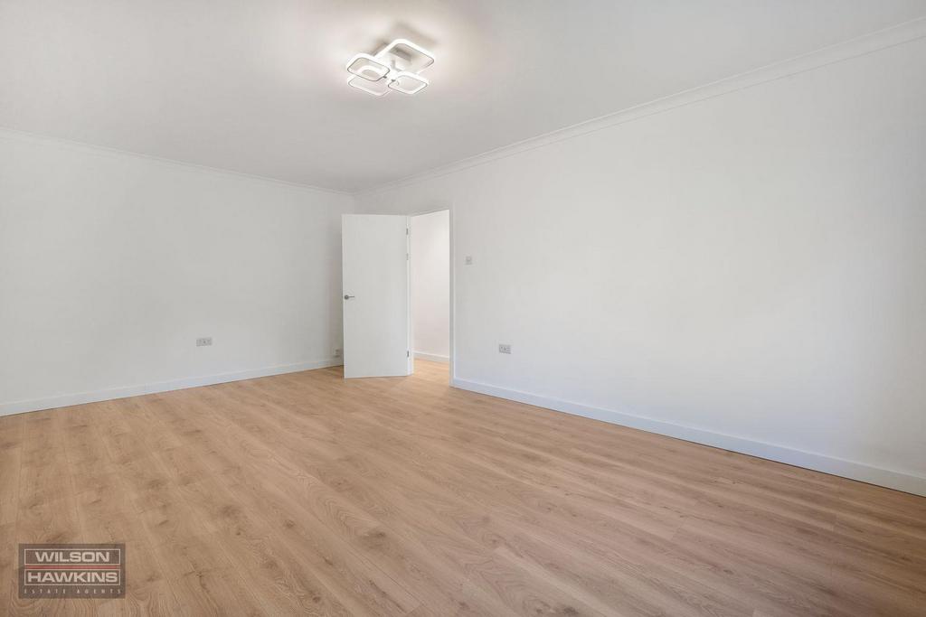 29 Moat Lodge, London Road - GTCnv6aninj Sqo VGma HG.