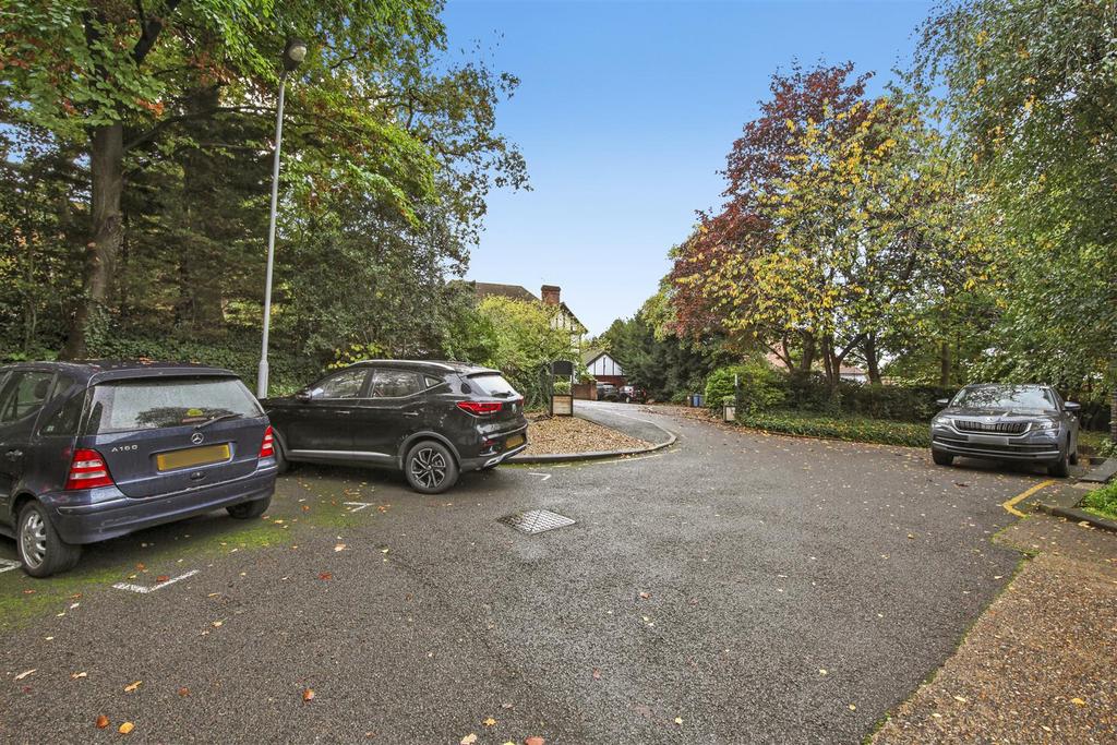 29 Moat Lodge, London Road - 5l9 Nxn FY6hit4a Zl Zc Fr.